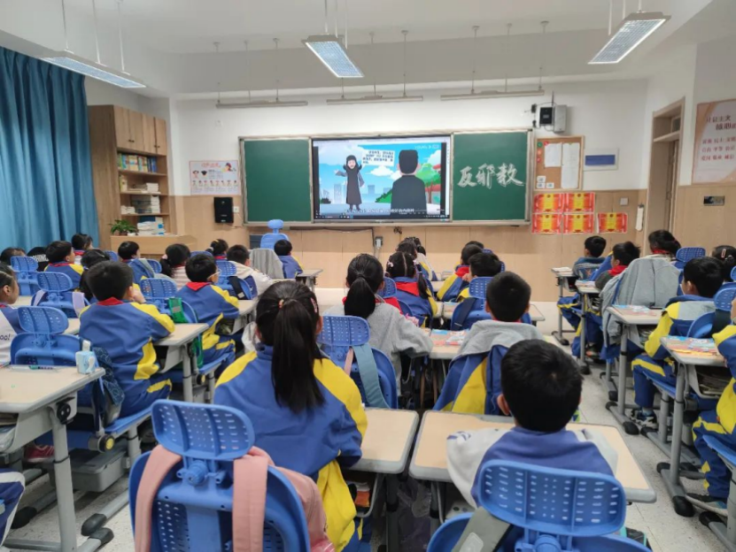 投稿+浙江省+反邪教育进校园 上好开学第一课443.png